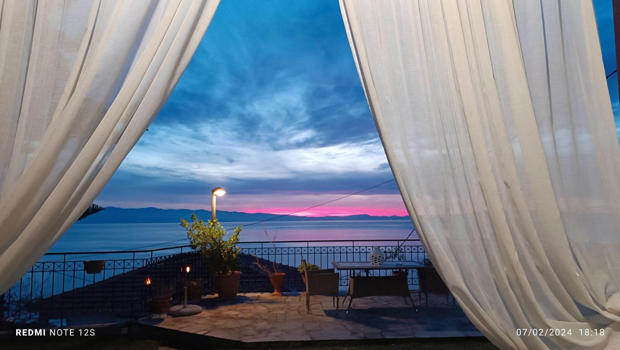 Mesonisi Με Υπέροχη Θέα Στον Παγασητικό!! Villa Áfissos Buitenkant foto