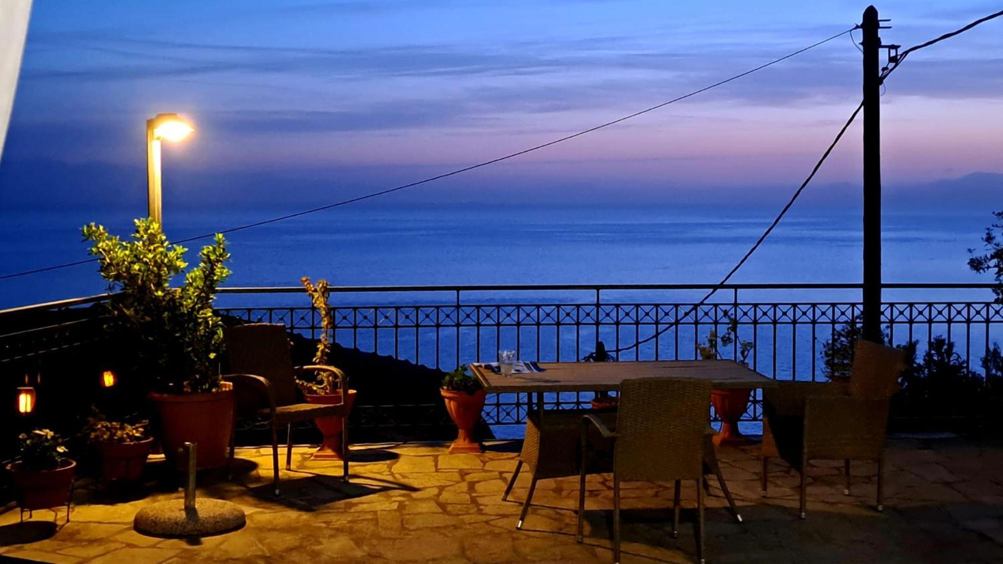 Mesonisi Με Υπέροχη Θέα Στον Παγασητικό!! Villa Áfissos Buitenkant foto
