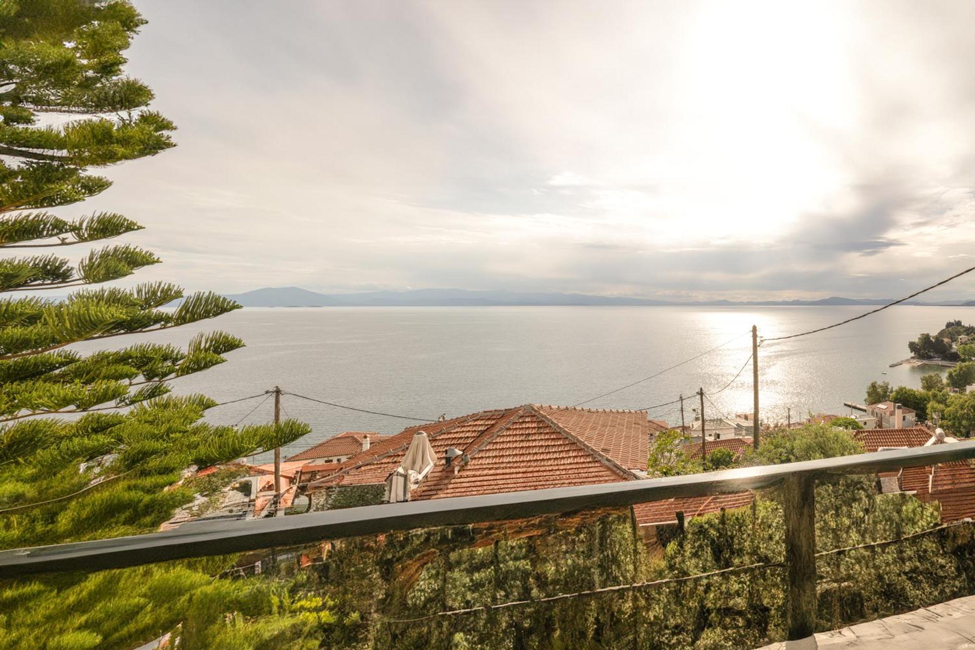 Mesonisi Με Υπέροχη Θέα Στον Παγασητικό!! Villa Áfissos Buitenkant foto