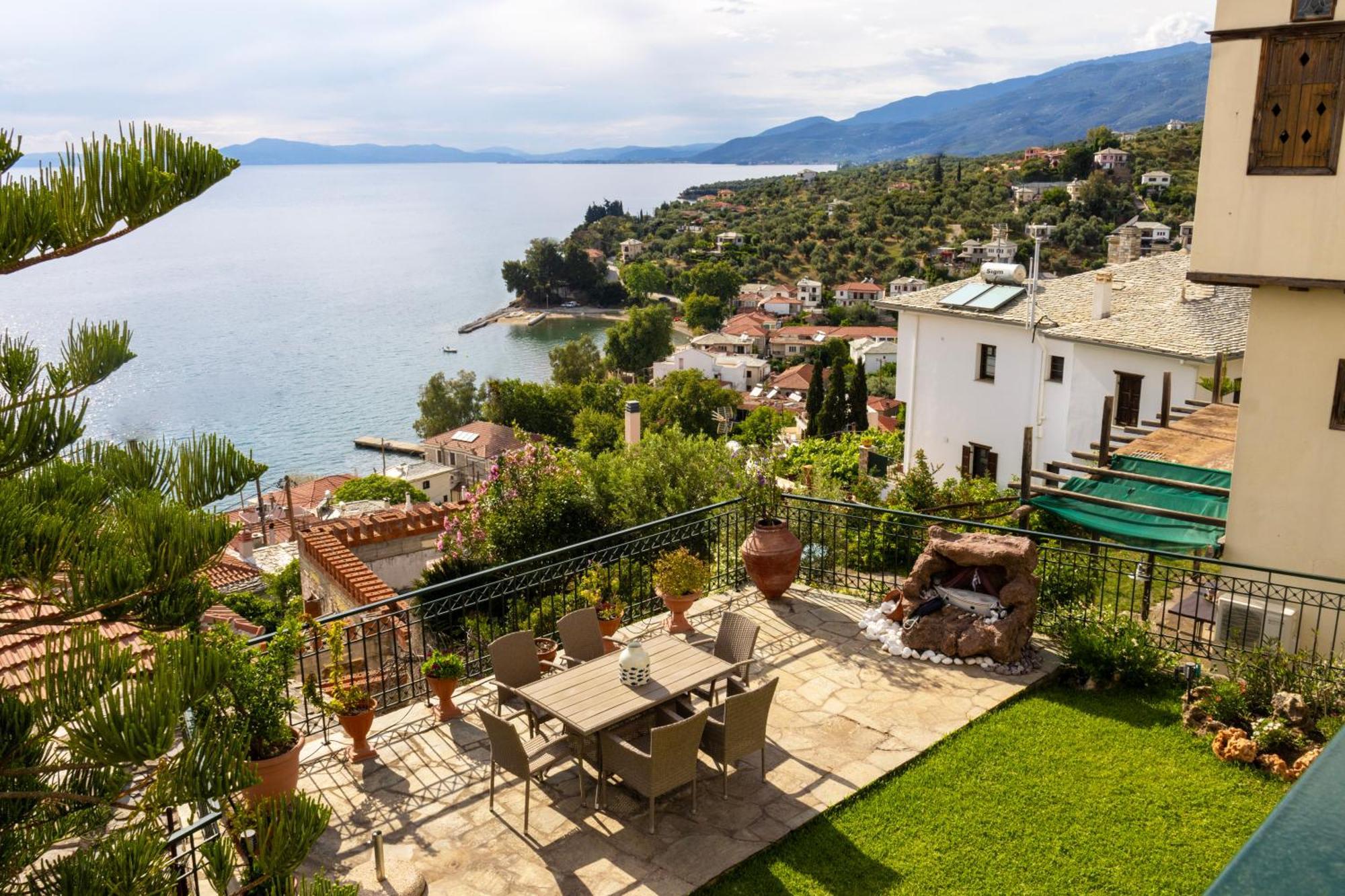 Mesonisi Με Υπέροχη Θέα Στον Παγασητικό!! Villa Áfissos Buitenkant foto
