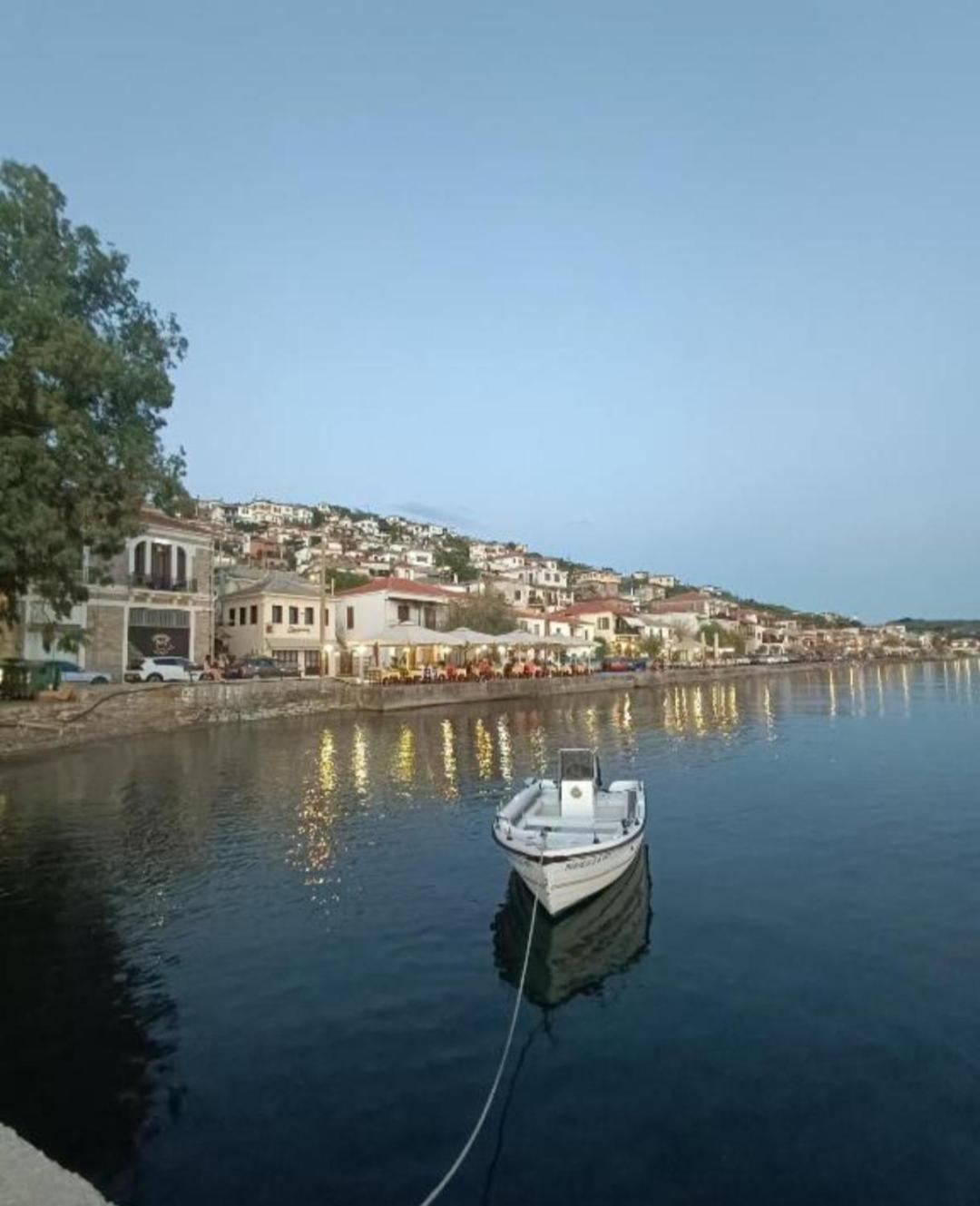 Mesonisi Με Υπέροχη Θέα Στον Παγασητικό!! Villa Áfissos Buitenkant foto